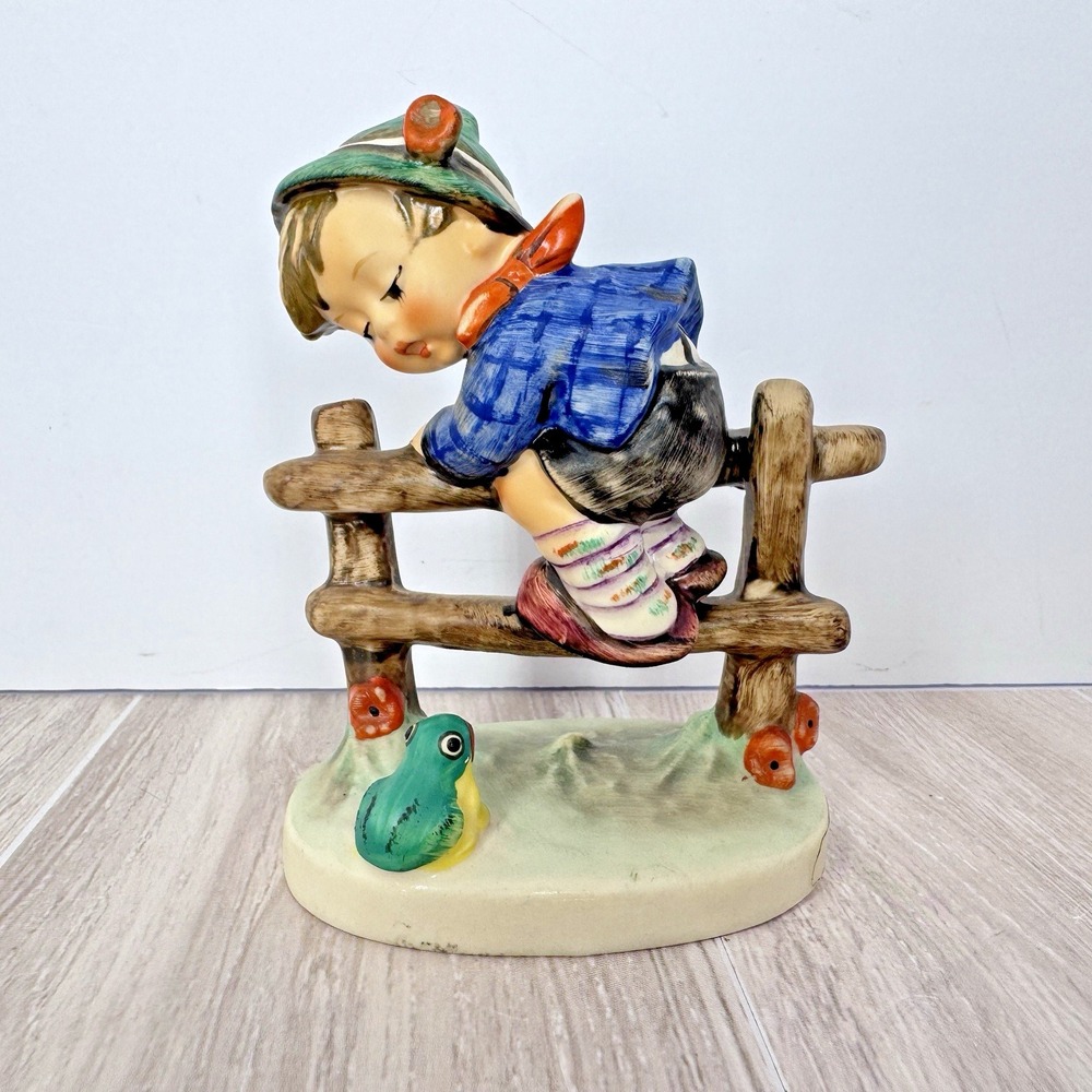 Goebel‎ Hummel Boy Fence Figurine Retreat To Safety Vintage Germany 4in